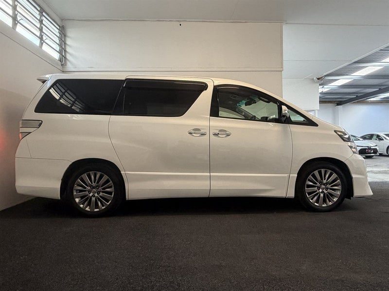 2013 Toyota Vellfire Z, photo 3