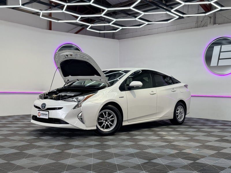 2017 Toyota Prius S HYBRID TIDY CAR, photo 3