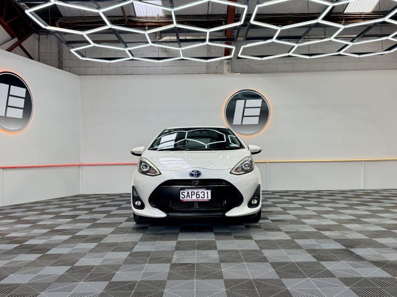 2018 Toyota Aqua S HYBRID GOOD LOOK, photo 2