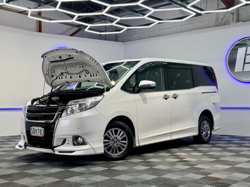 2015 Toyota Esquire 4WD 7 SEATER, photo 3