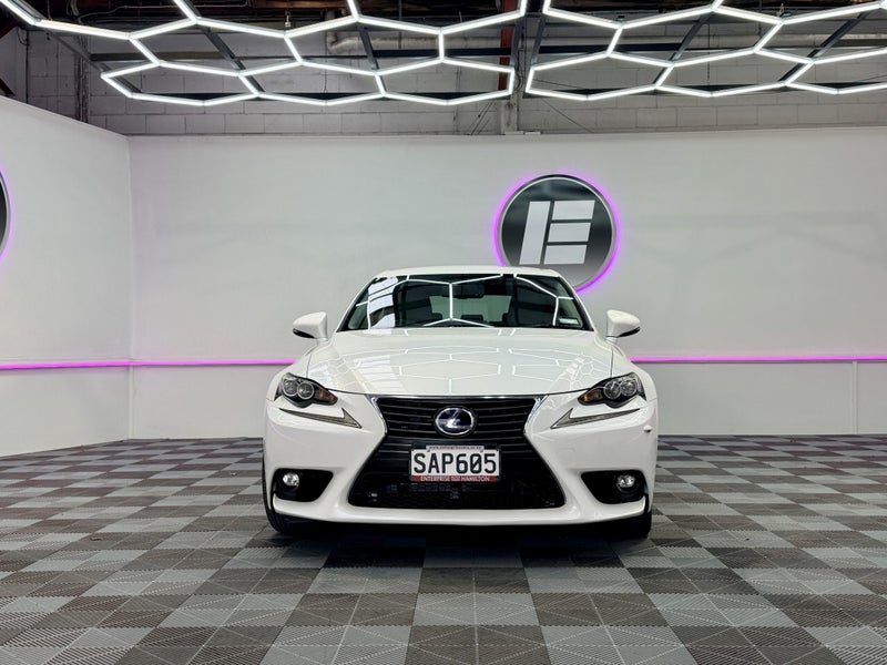 2014 Lexus IS 300h HOT LOOK, photo 2