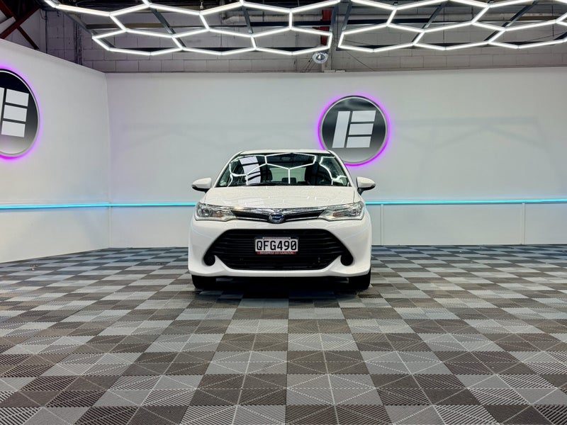 2017 Toyota Fielder HYBRID COROLLA, photo 2