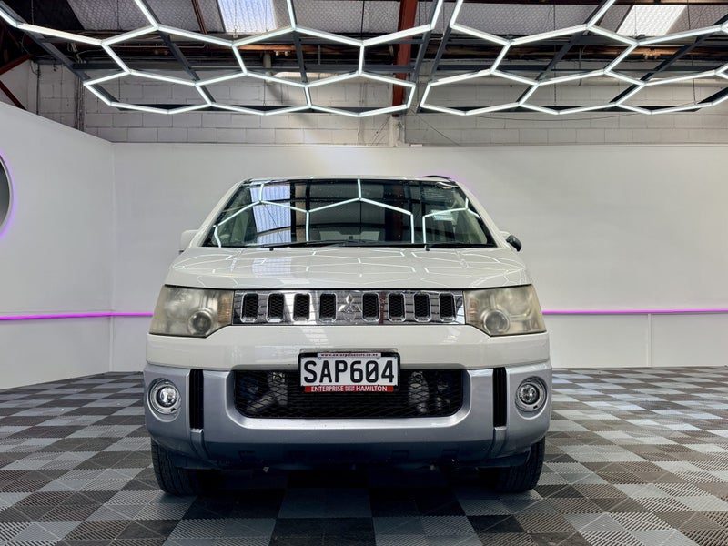 2013 Mitsubishi Delica D5 4X4 8 SEATER, photo 2