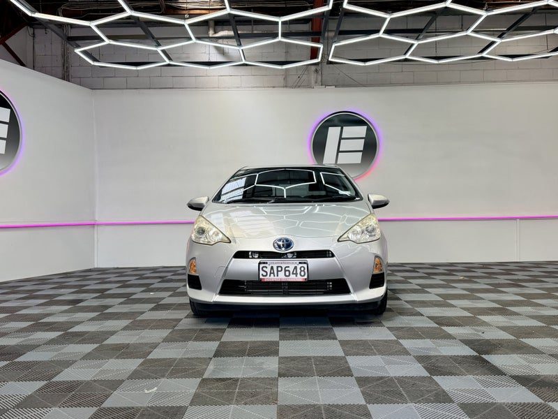 2012 Toyota Aqua G HYBRID LOW 79,000 KMS, photo 2