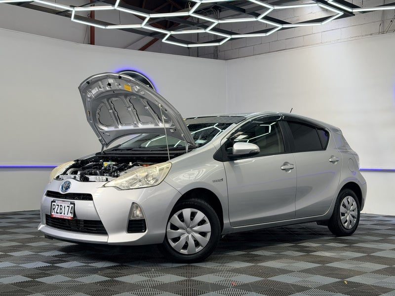 2013 Toyota Aqua HYBRID GREAT TOWN CAR, photo 3