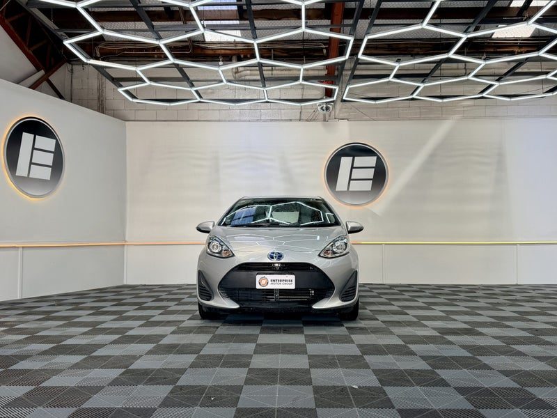2019 Toyota Aqua HYBRID FACELIFT, photo 2
