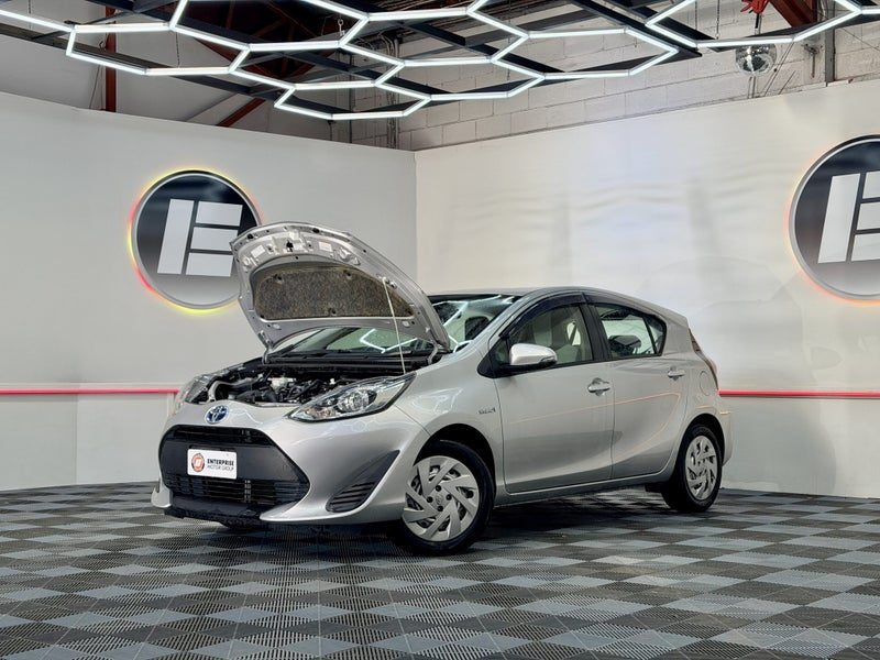 2019 Toyota Aqua HYBRID FACELIFT, photo 3