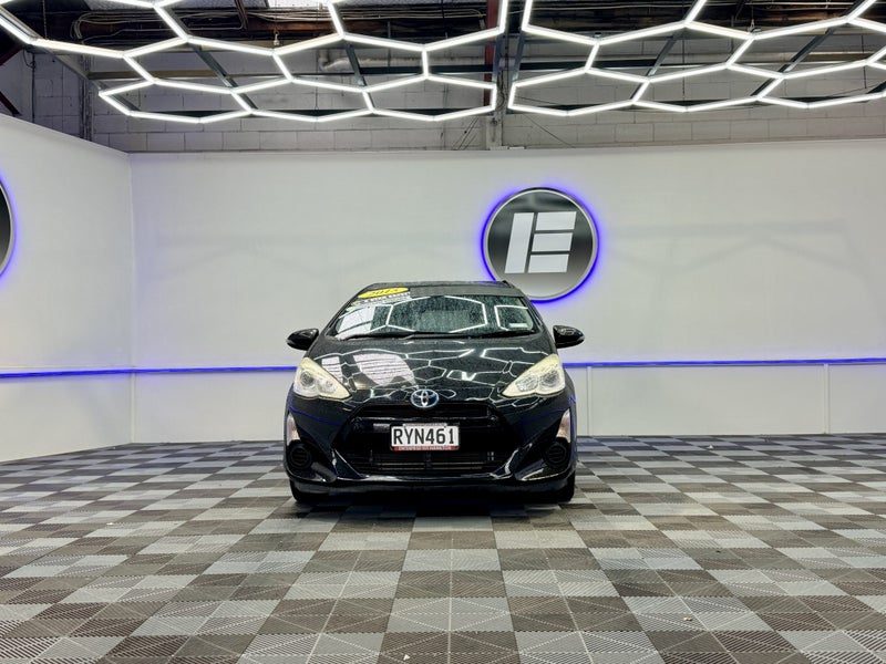 2015 Toyota Aqua S HYBRID FUEL SAVER, photo 2