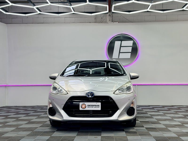 2015 Toyota Aqua S HYBRID FACELIFT, photo 2