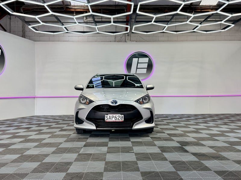 2021 Toyota Yaris X HYBRID GOOD KMS, photo 2