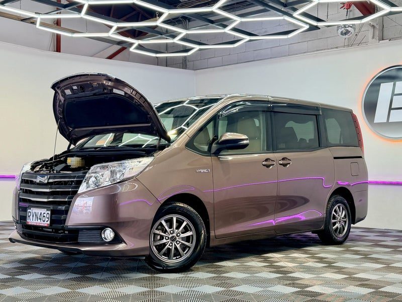 2014 Toyota Noah G HYBRID 7 SEATER, photo 3