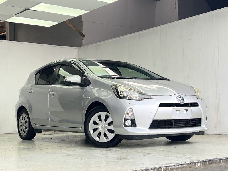 2012 Toyota Aqua HYBRID S