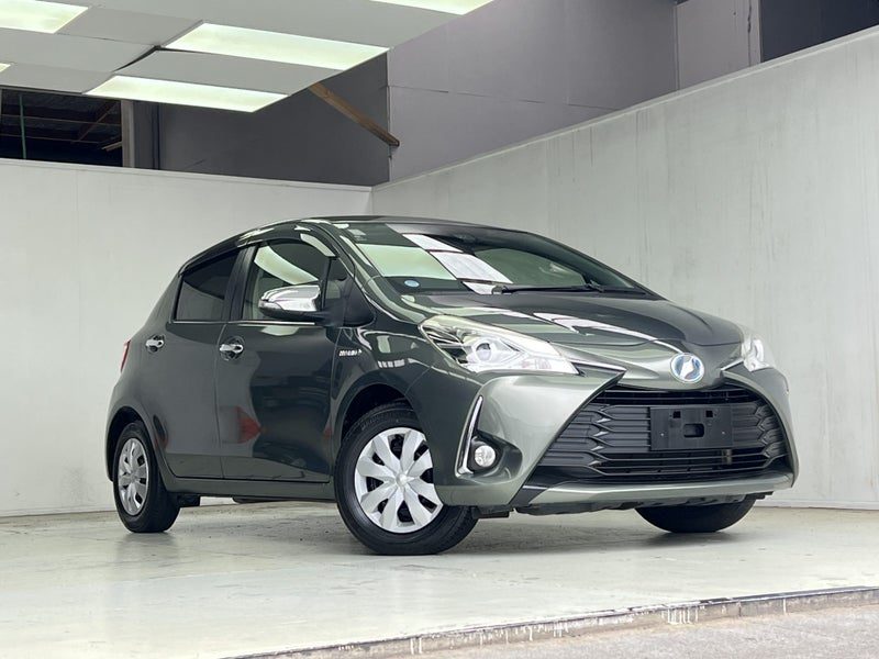 2017 Toyota Vitz JEWELA, main photo