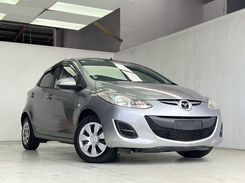 2013 Mazda Demio 13- SKYACTIVE-GRADE 4B, photo 3