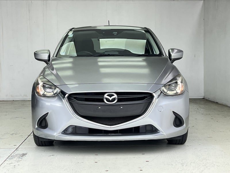 2015 Mazda Demio 13S WITH KEY LESS ENTRY, photo 2