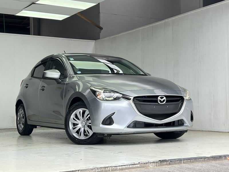 2015 Mazda Demio 13S WITH KEY LESS ENTRY, photo 3