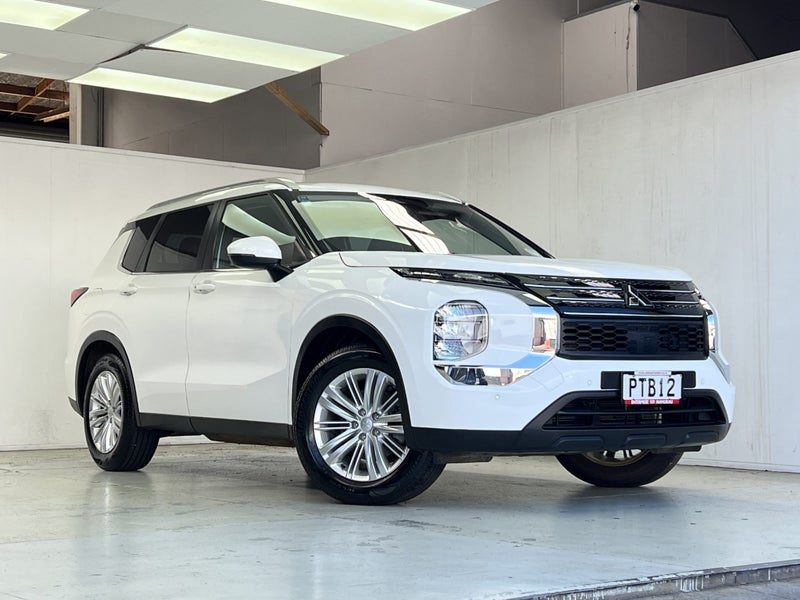 2023 Mitsubishi Outlander LS 2.5P/4WD/CVT