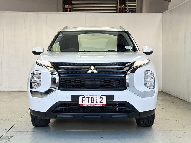 2023 Mitsubishi Outlander LS 2.5P/4WD/CVT, photo 2