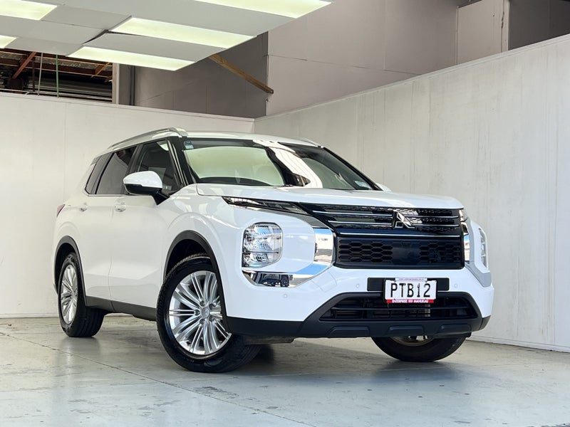 2023 Mitsubishi Outlander LS 2.5P/4WD/CVT, photo 3