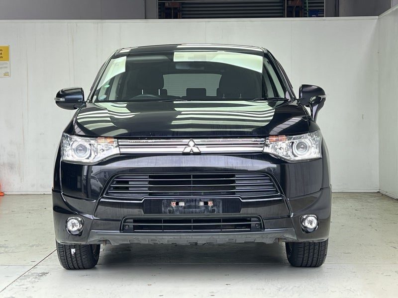 2013 Mitsubishi Outlander 24G -4WD-7*SEATER, photo 2