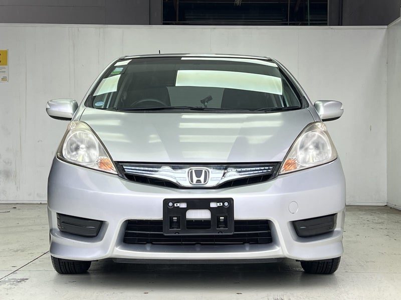 2012 Honda Fit SHUTTLE HYBRID, photo 2
