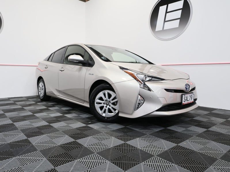 2018 Toyota Prius S HYBRID GRADE 4.5, main photo