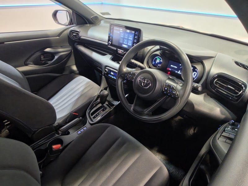 2021 Toyota Yaris HYBRID G TWO TONE, photo 3