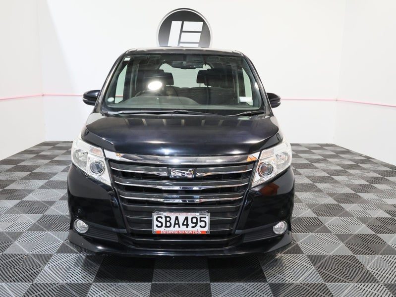 2015 Toyota Noah G 7 SEATER LOW 85,000 KM``S, photo 2