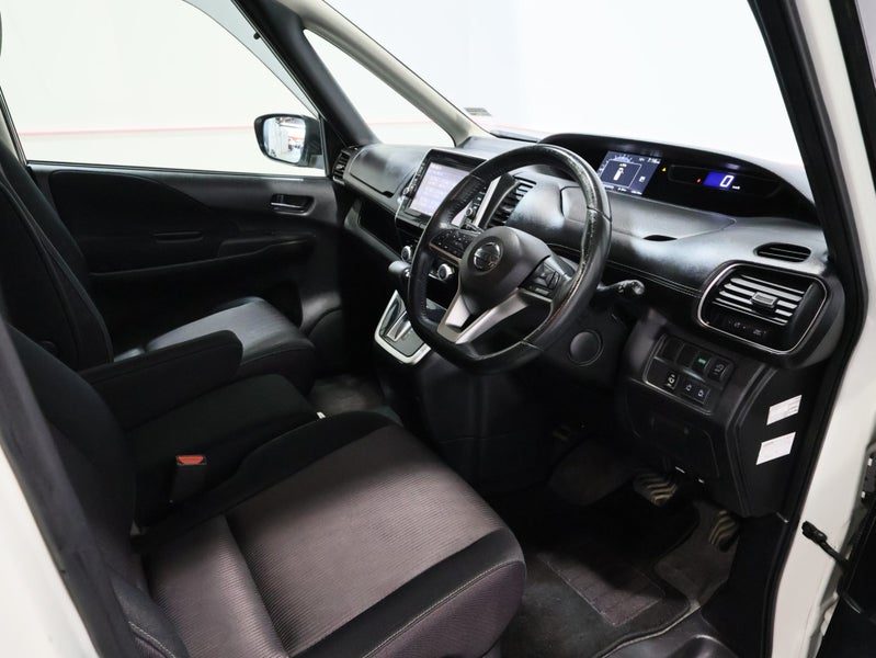 2016 Nissan Serena HWS 8 SEATER, photo 3