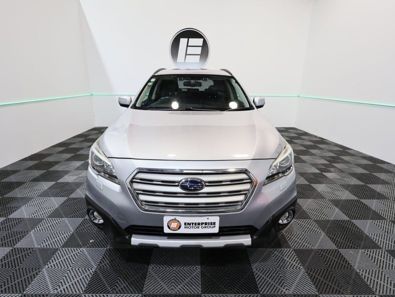 2015 Subaru Outback LIMITED AWD, photo 2