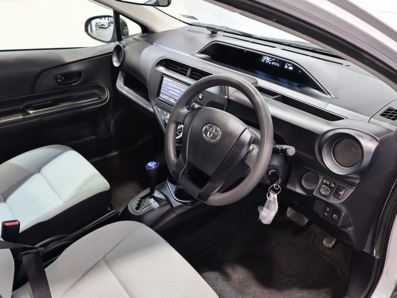 2019 Toyota Aqua HYBRID FUEL SAVER, photo 3
