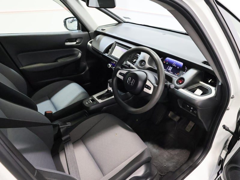 2021 Honda Fit HATCHBACK LOW 60,000 KMS, photo 3