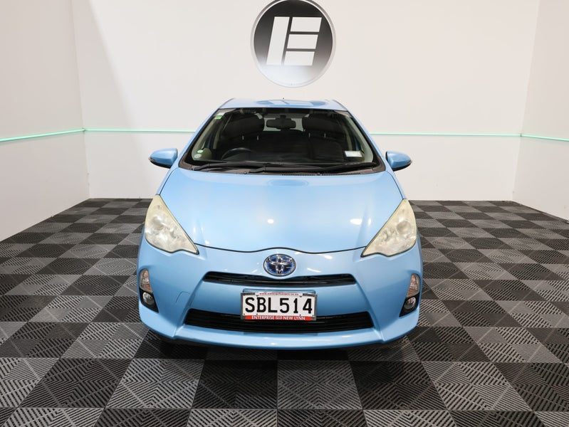 2012 Toyota Aqua G HYBRID FUEL SAVER, photo 2