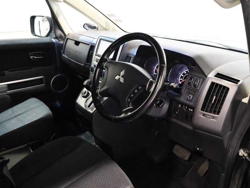 2014 Mitsubishi Delica D5 AWD POWER PACK, photo 3