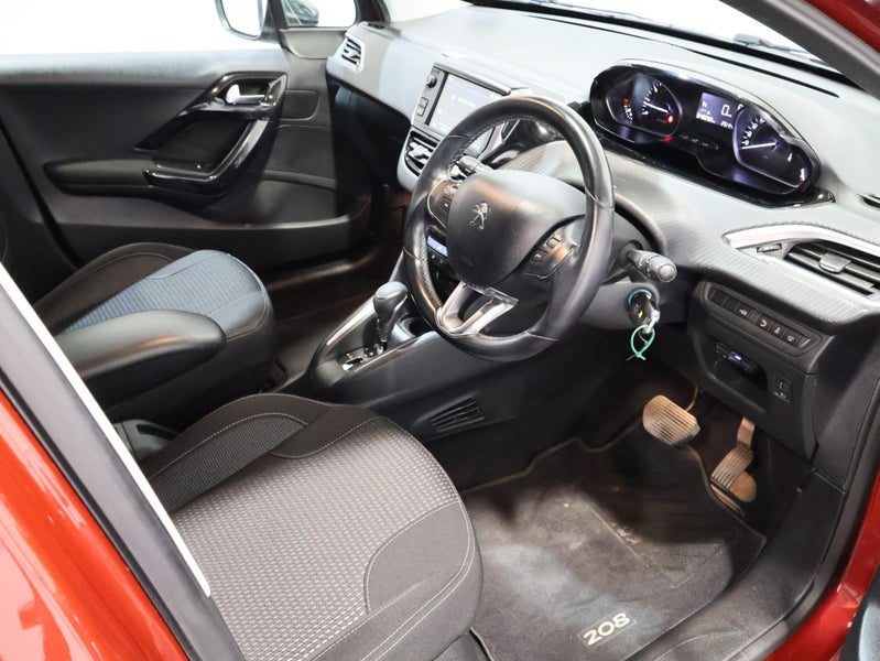 2018 Peugeot 208 ALLURE LOW 48,000 KMS, photo 3