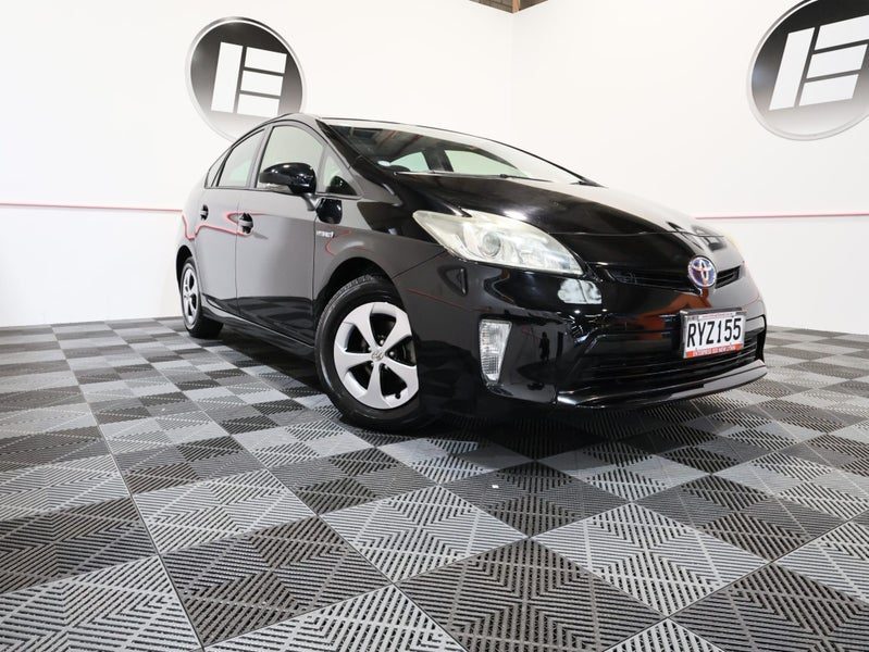 2014 Toyota Prius S HYBRID PUSH START BUTTON, main photo