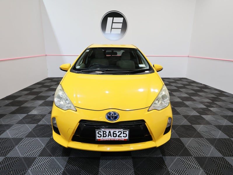 2013 Toyota Aqua S HYBRID STAND OUT, photo 2