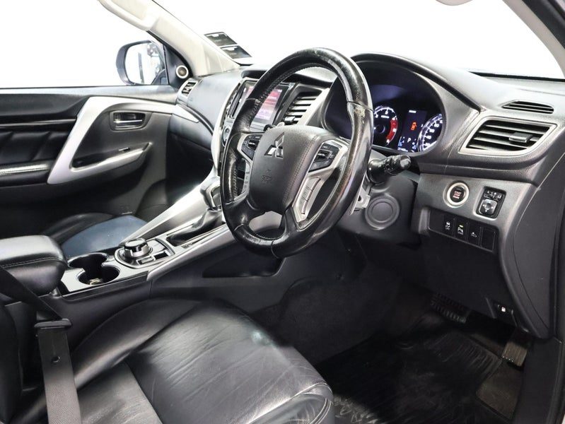 2016 Mitsubishi Pajero Sport VRX 4WD, photo 3