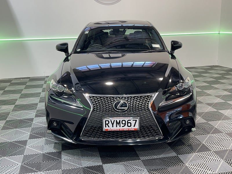 2015 Lexus IS 200t F SPORT GOOD LOOK, photo 2