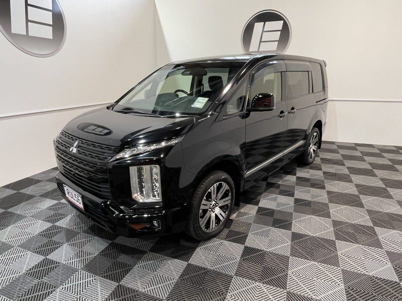 2020 Mitsubishi Delica D5 8 STR ALL BLACKS EDITION, photo 3