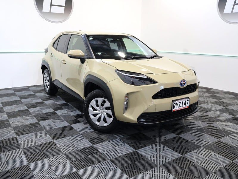 2022 Toyota Yaris X CROSS HYBRID