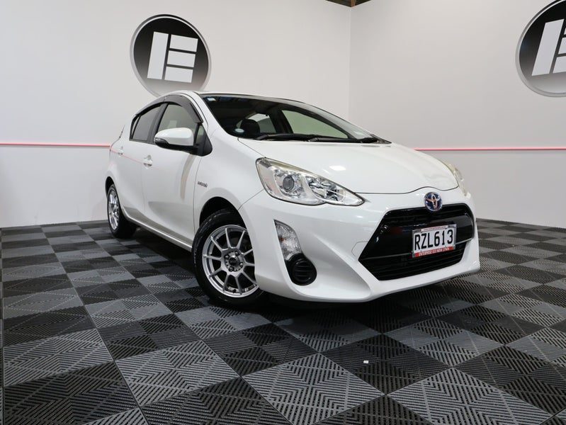 2015 Toyota Aqua S HYBRID GOOD LOOK