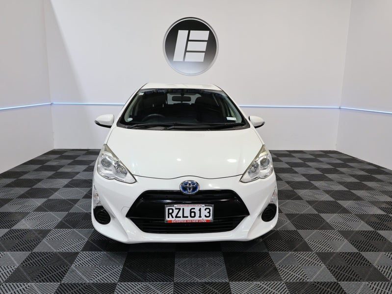 2015 Toyota Aqua S HYBRID GOOD LOOK, photo 2
