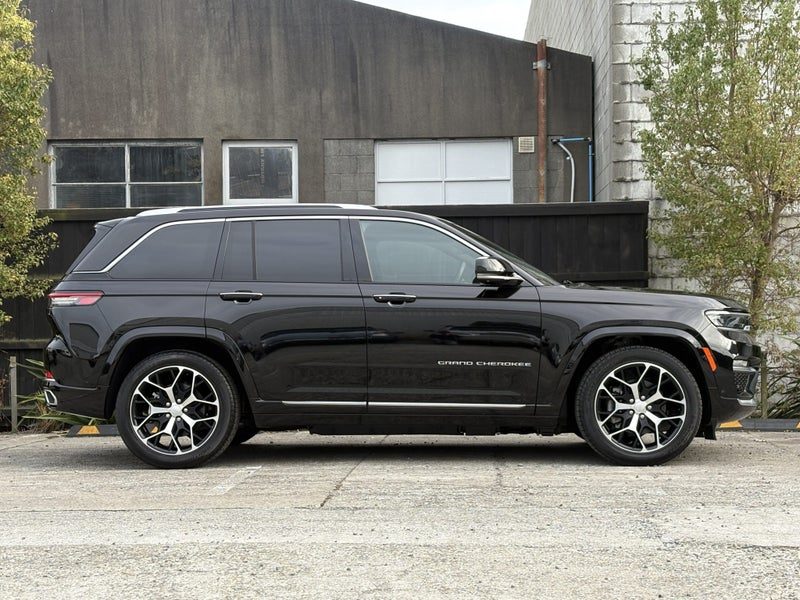 2026 Jeep Grand Cherokee Summit PHEV, photo 2