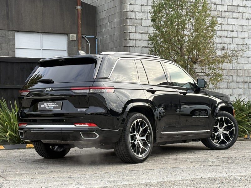 2026 Jeep Grand Cherokee Summit PHEV, photo 3