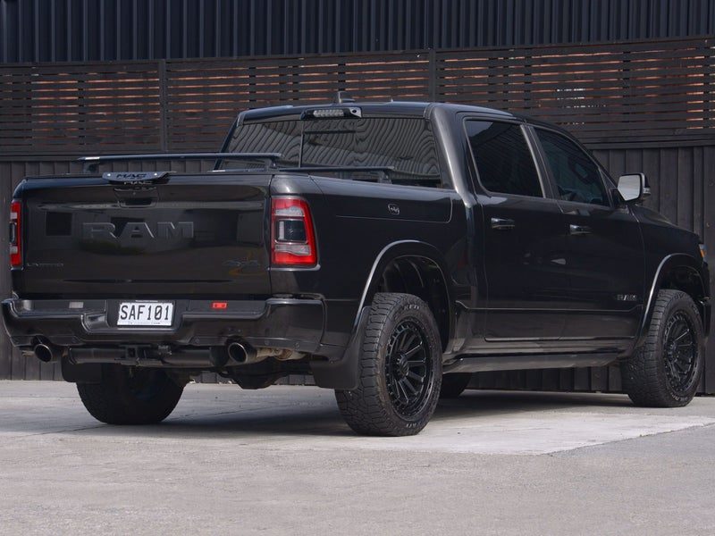 2023 Ram 1500 Limited Night Edition RB 5.7, photo 3