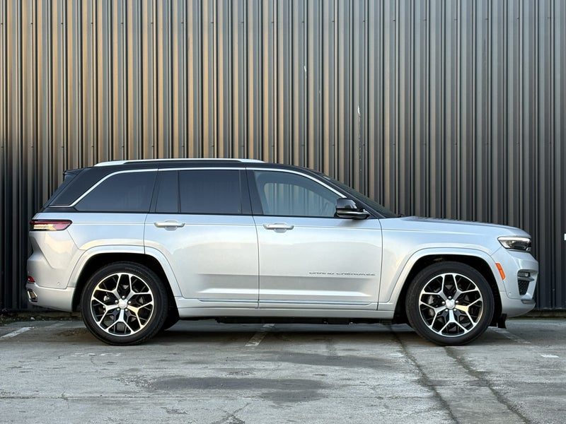 2026 Jeep Grand Cherokee Summit Reserve 4XE Hybrid, photo 2
