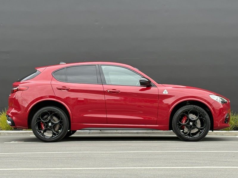 2024 Alfa Romeo Stelvio Quadrifoglio 2.9P, photo 2