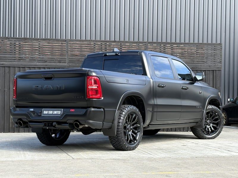 2026 Ram 1500 Limited Hurricane RB Night, photo 3