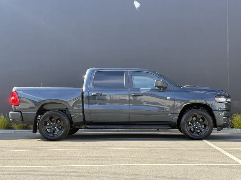 2026 Ram 1500 Express Black Edition, photo 2